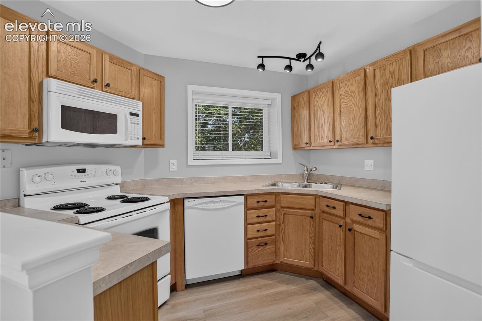 Listing photo 21 for 2932 Camino Cielo Court