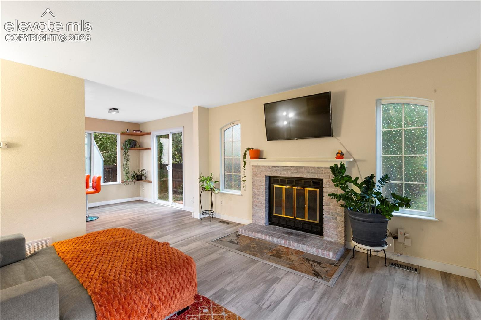 Listing photo 5 for 4315 Archwood Drive