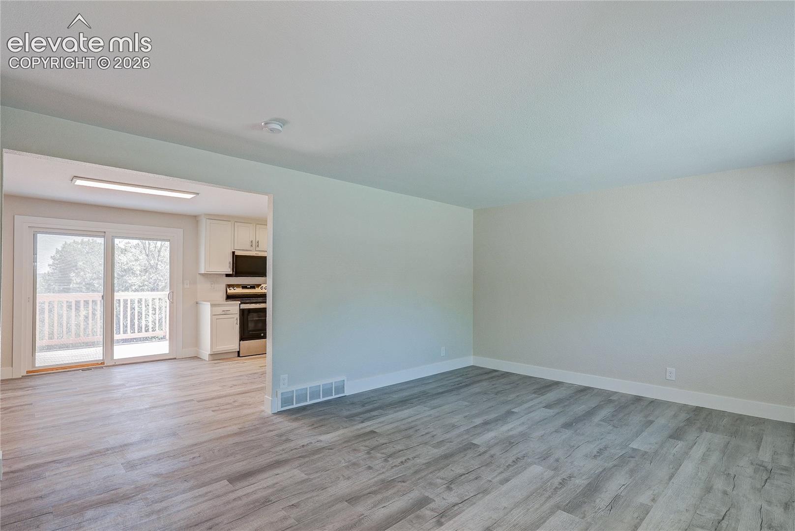 Listing photo 25 for 3100 S Dale Court