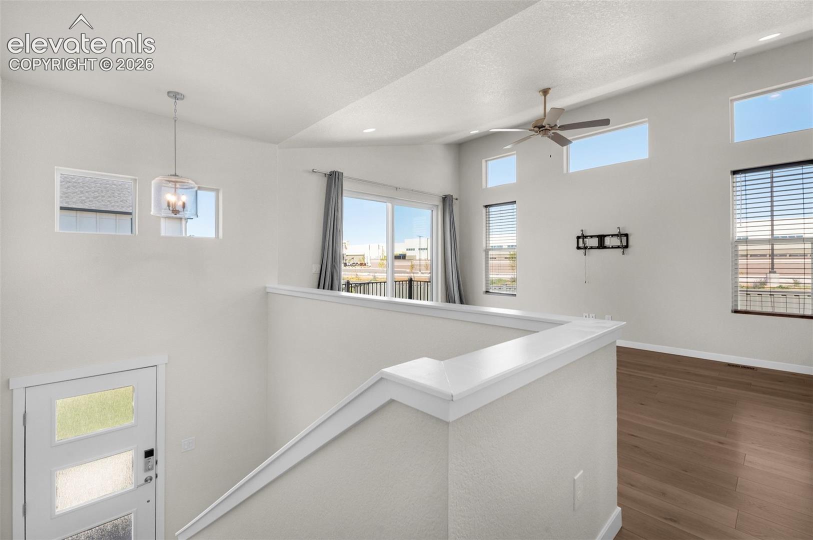 Listing photo 9 for 6872 Lily Mountain Lane