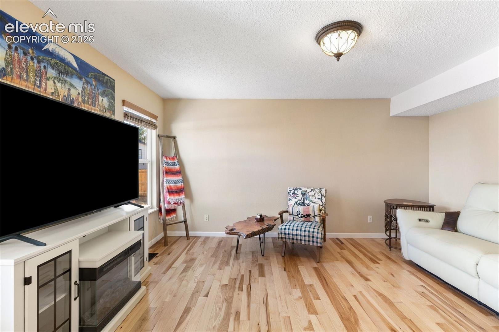 Listing photo 7 for 1150 Pipestone Court