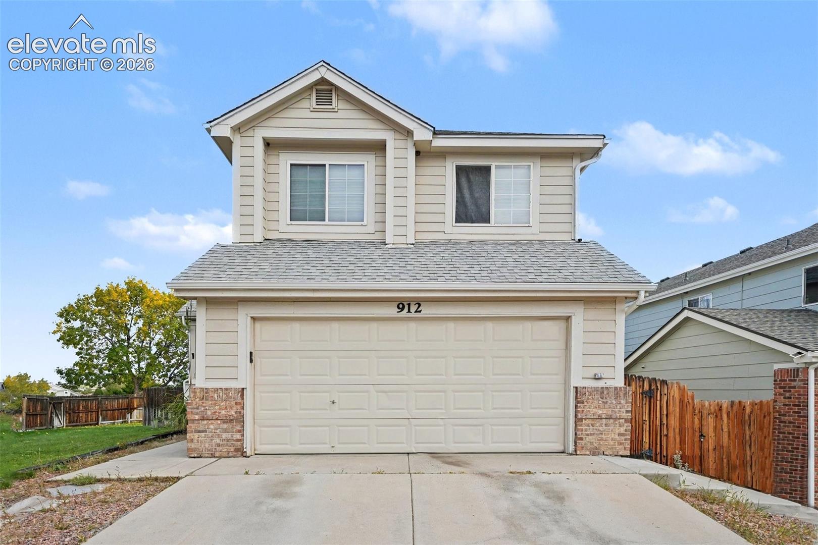 Listing photo 37 for 912 Legend Oak Drive