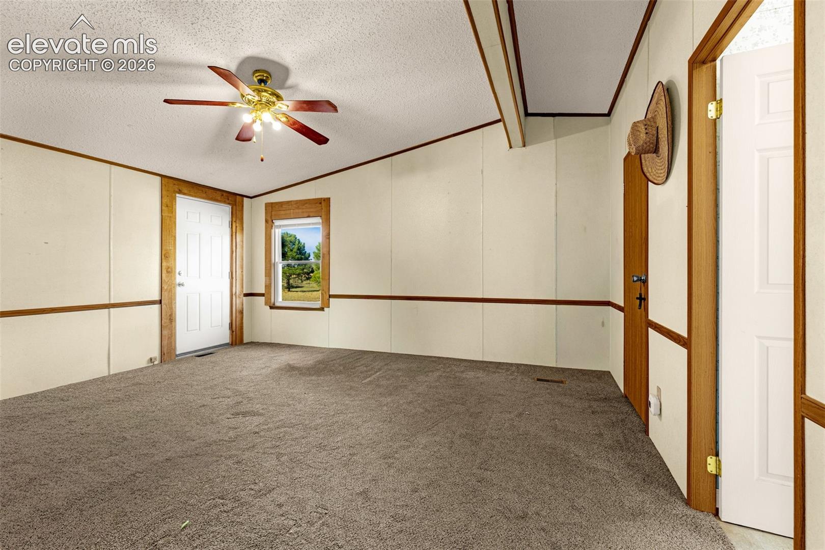 Listing photo 5 for 5505 Prospero Road