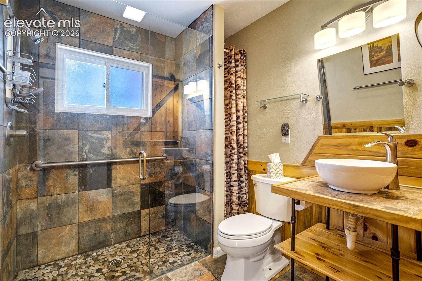 Listing photo 29 for 705 Grand Boulevard