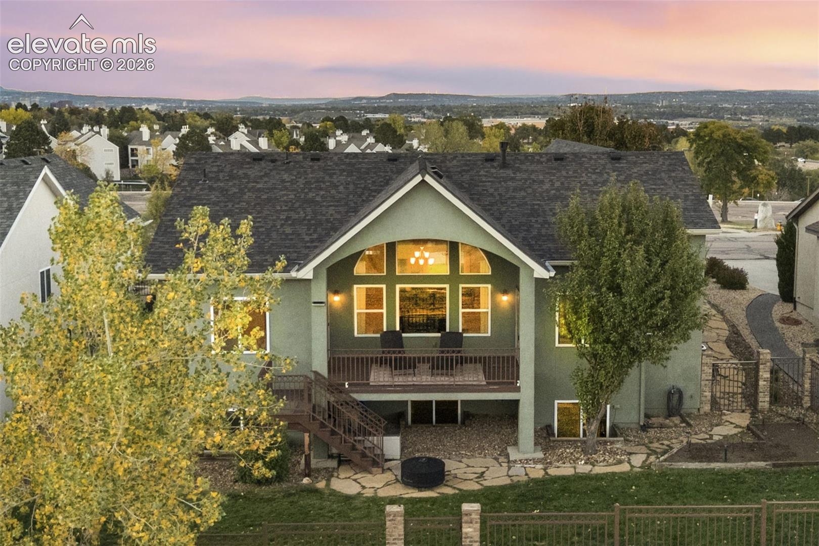 Listing photo 2 for 1055 Bayfield Drive