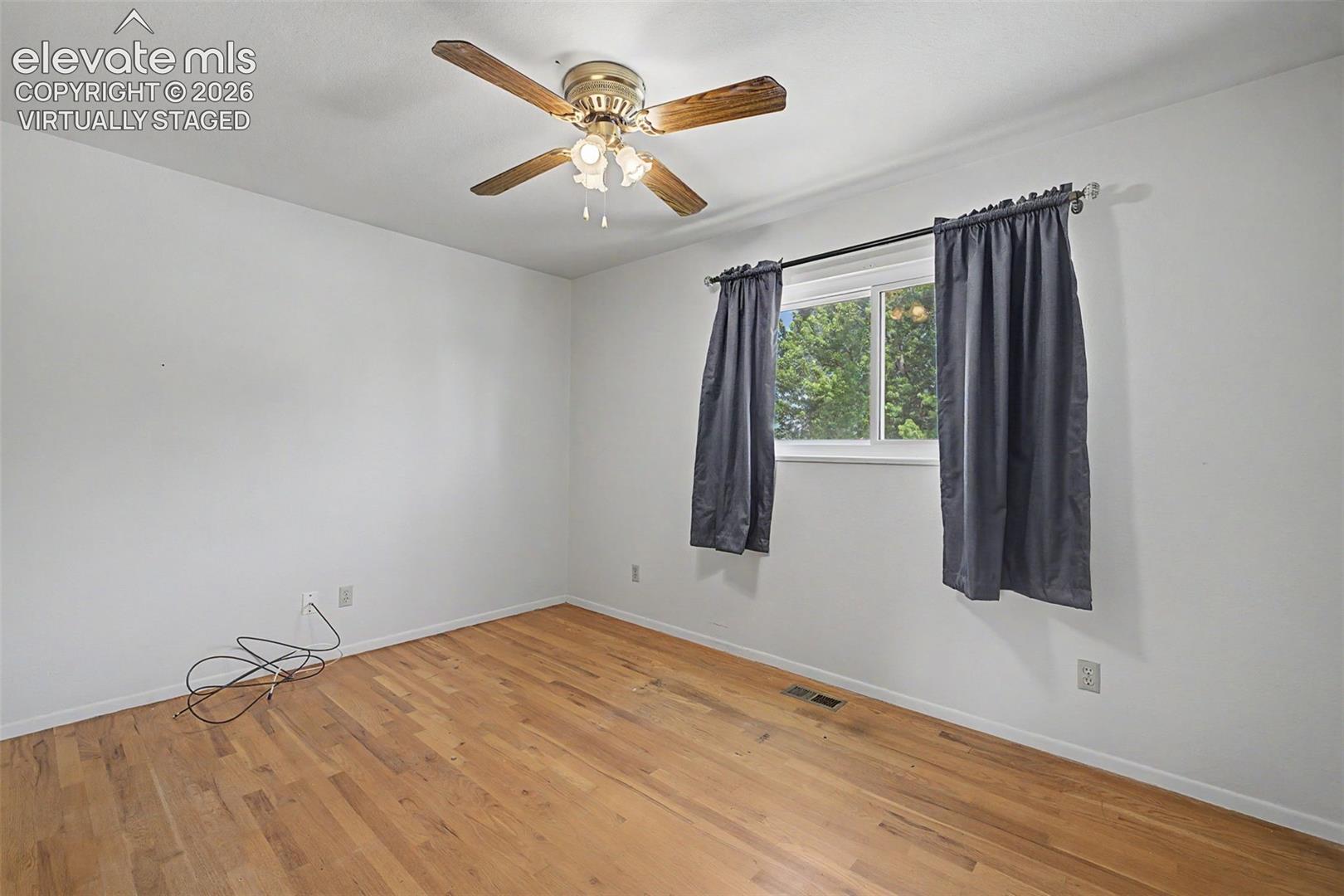 Listing photo 25 for 712 Lansing Drive
