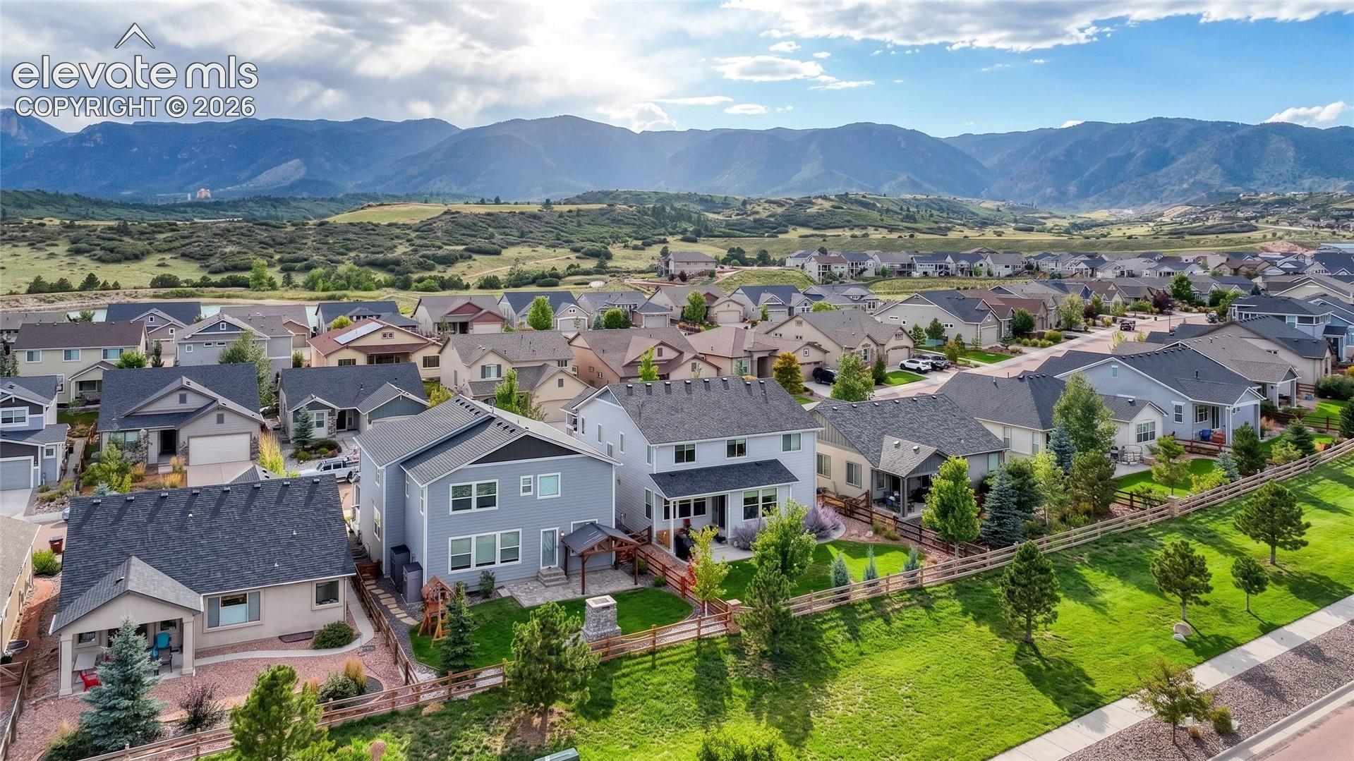Listing photo 5 for 15691 Lake Mist Drive