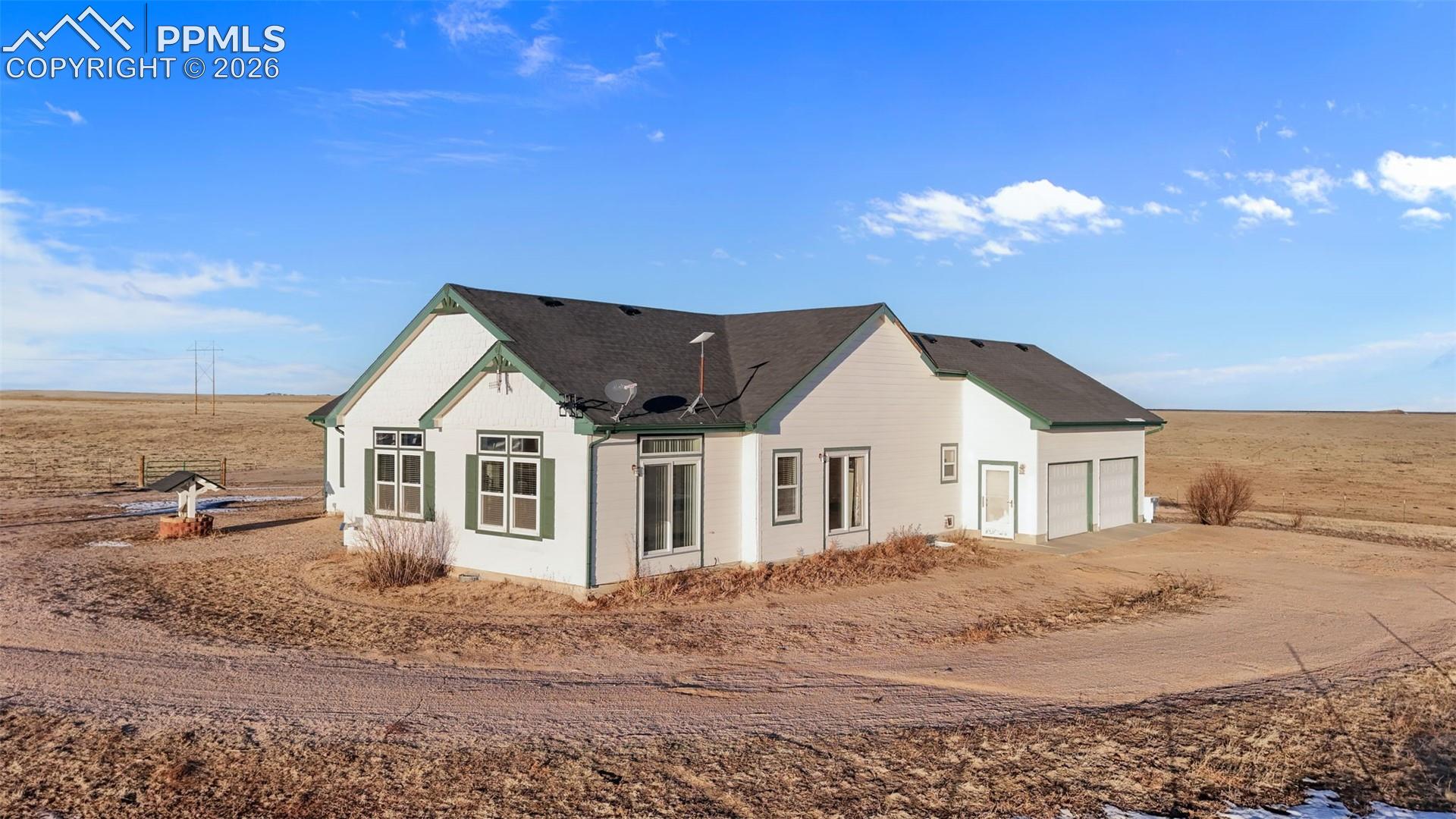 Listing photo 3 for 9785 N Rush Road