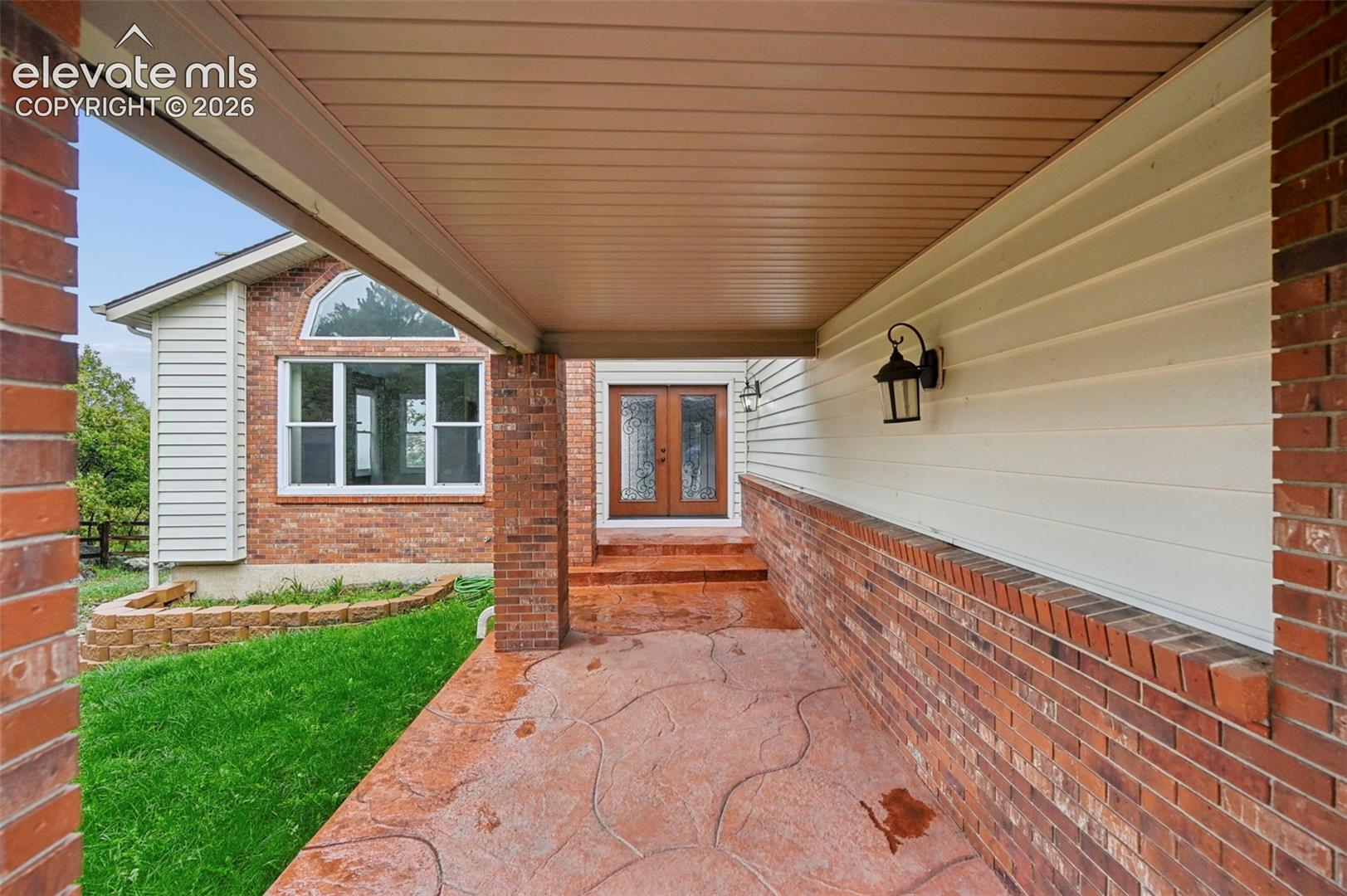 Listing photo 2 for 5365 Broadmoor Bluffs Drive