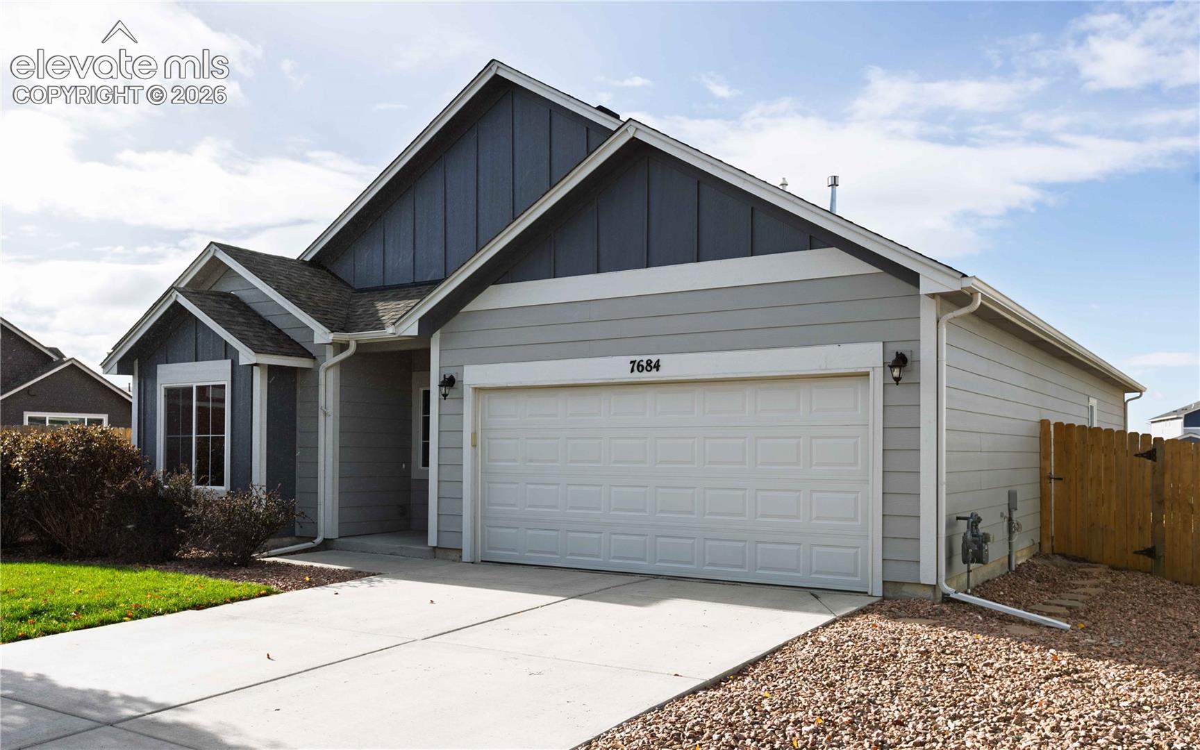 Listing photo 2 for 7684 Peachleaf Drive