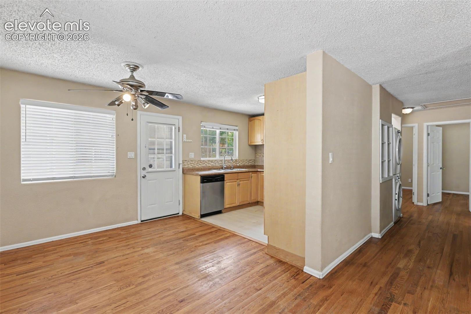 Listing photo 11 for 105 Linden Drive