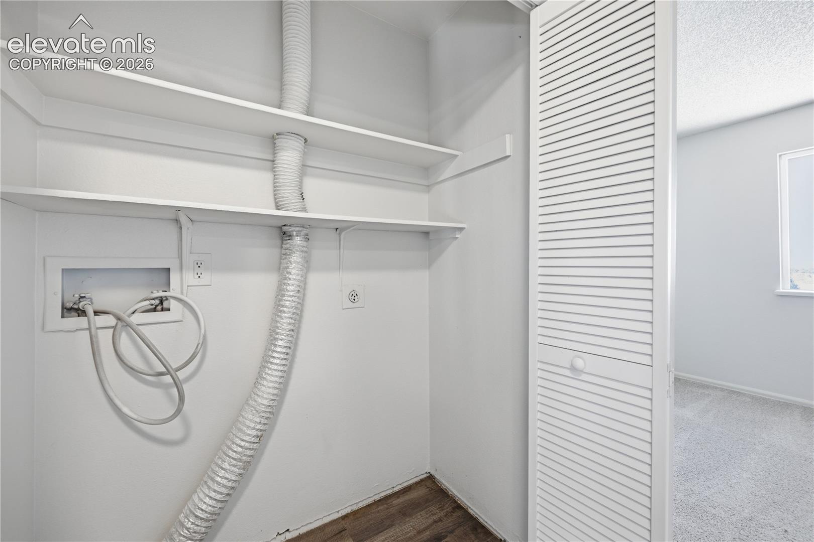 Listing photo 34 for 4571 Sunnyhill Drive