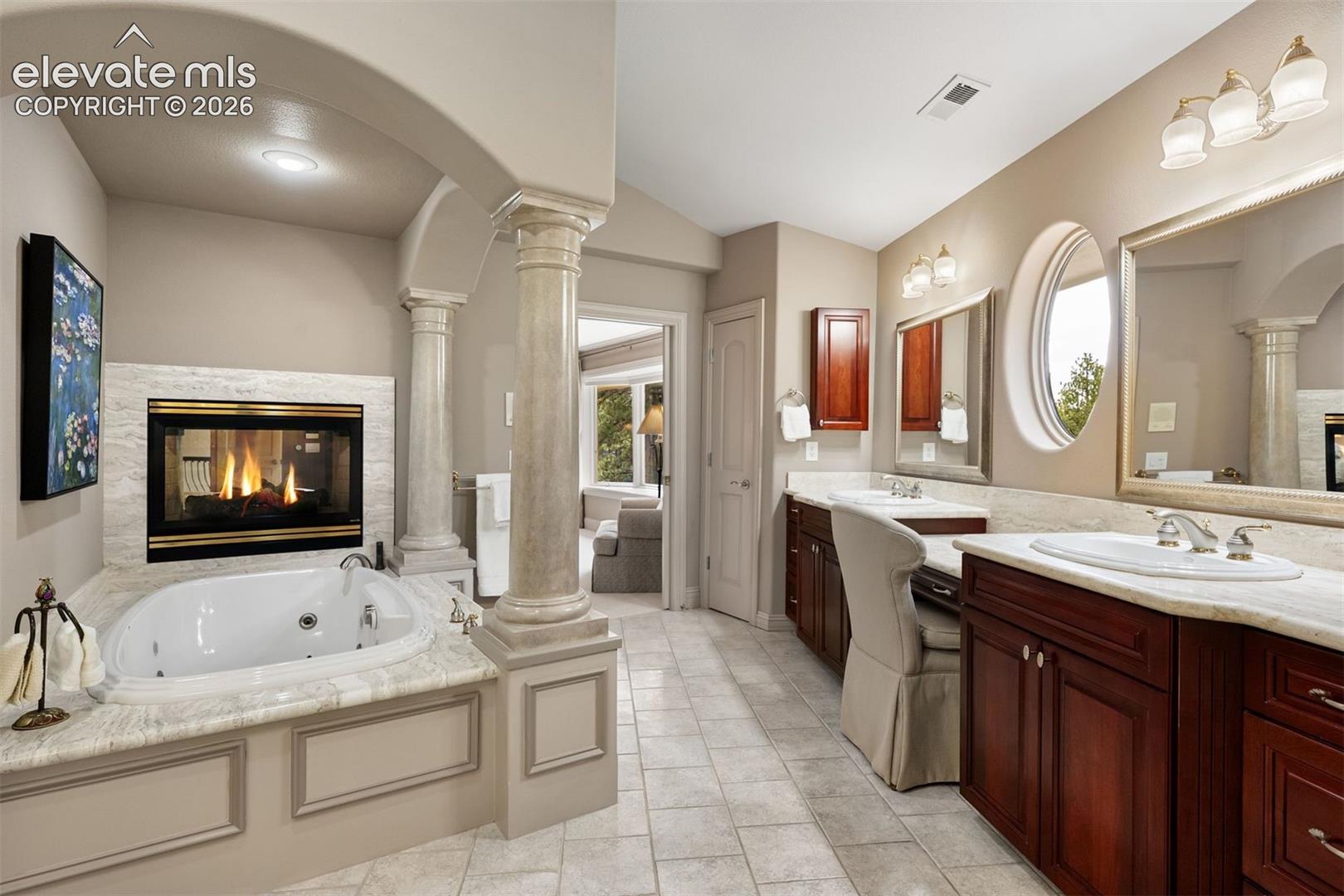 Listing photo 30 for 17507 Colonial Park Drive