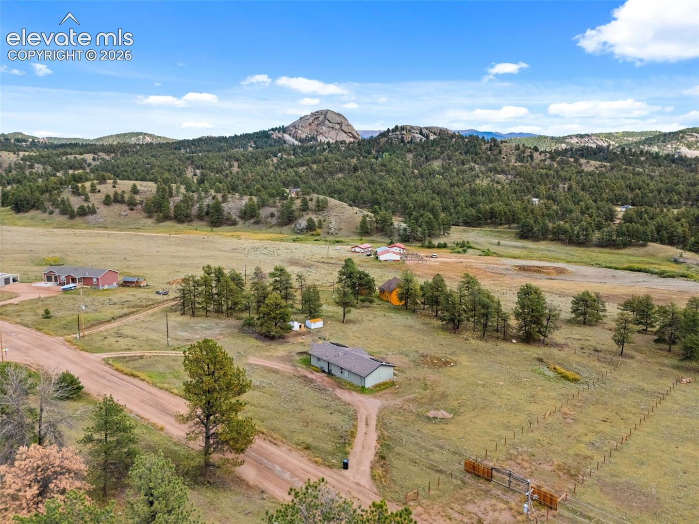Listing photo 20 for 464 Hackamore Drive