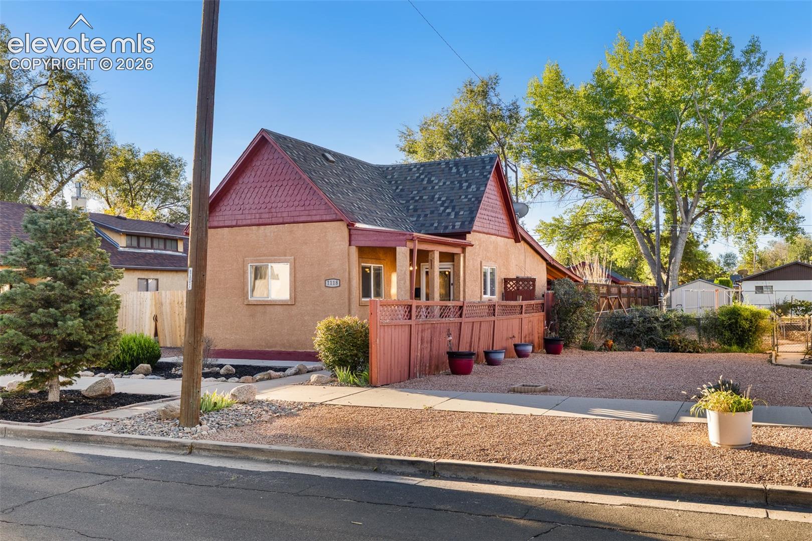 Listing photo 2 for 1118 Arroyo Avenue