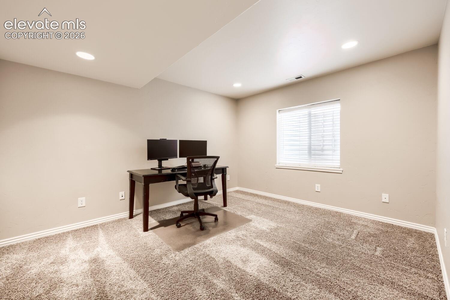 Listing photo 32 for 1586 Lily Lake Drive
