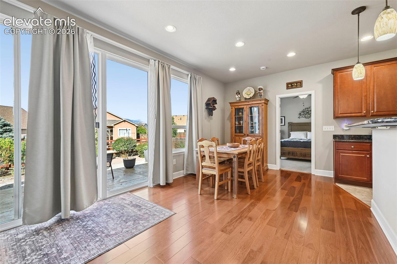 Listing photo 4 for 10484 Mile Post Loop