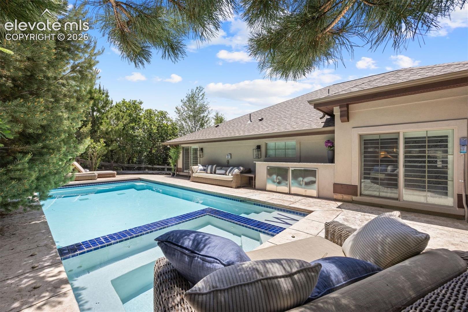 Listing photo 46 for 2151 Saddleback Drive