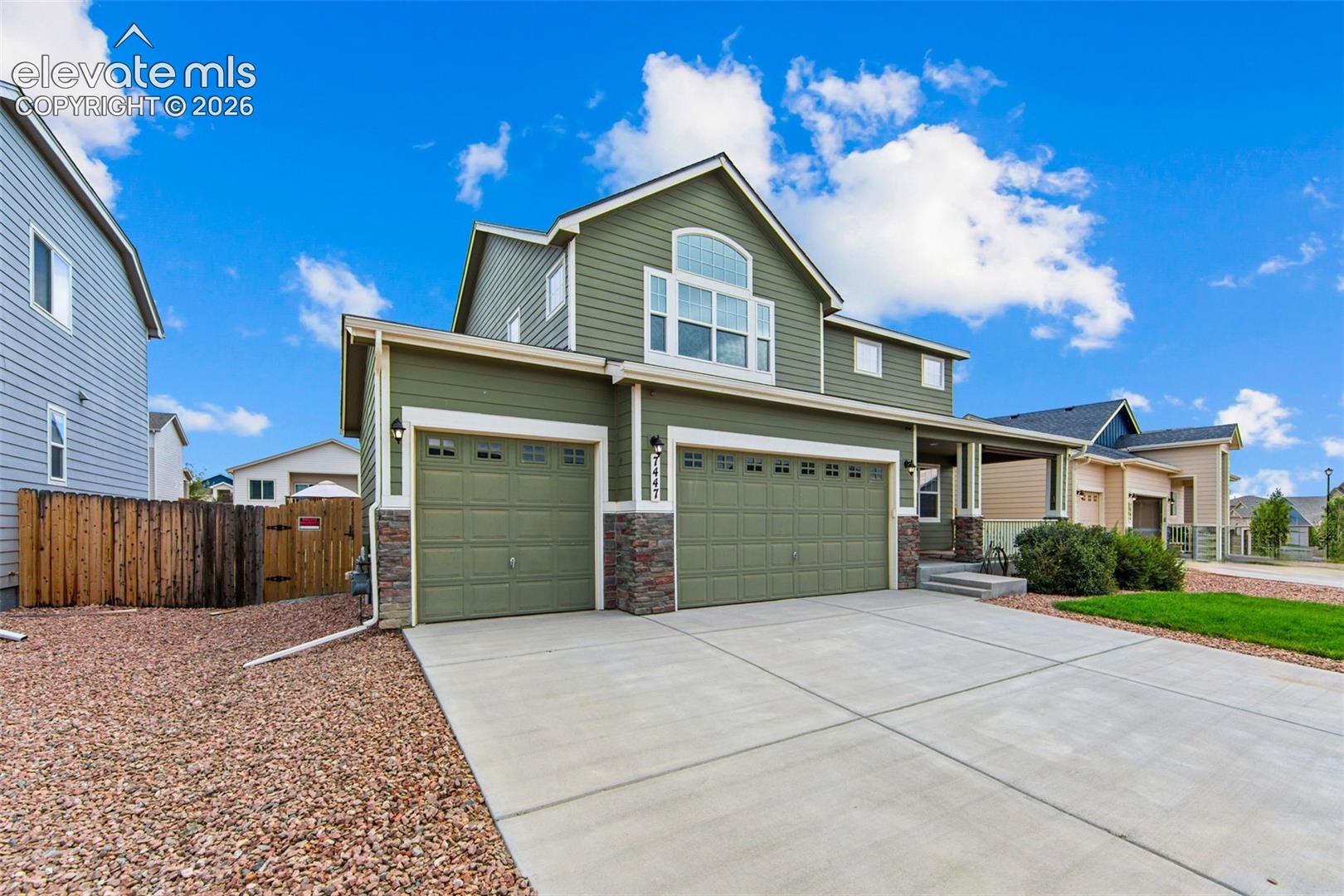 Listing photo 8 for 7447 Peachleaf Drive