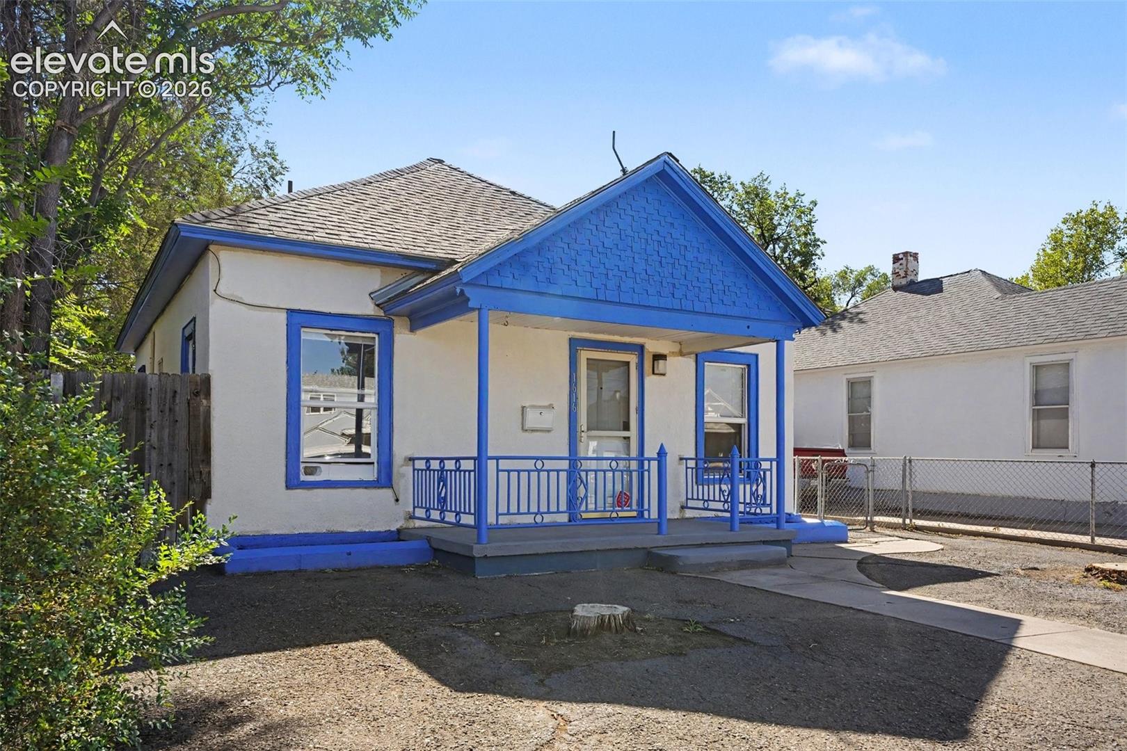 Listing photo 3 for 1616 E Orman Avenue