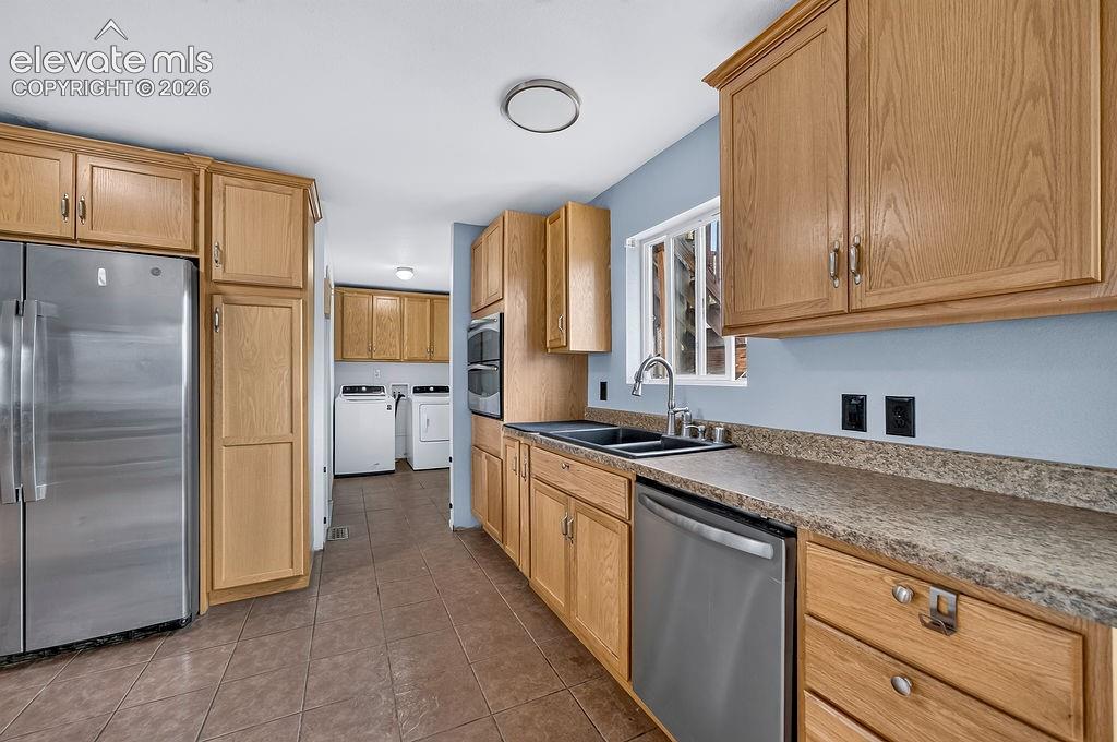 Listing photo 13 for 1345 Southmoor Drive