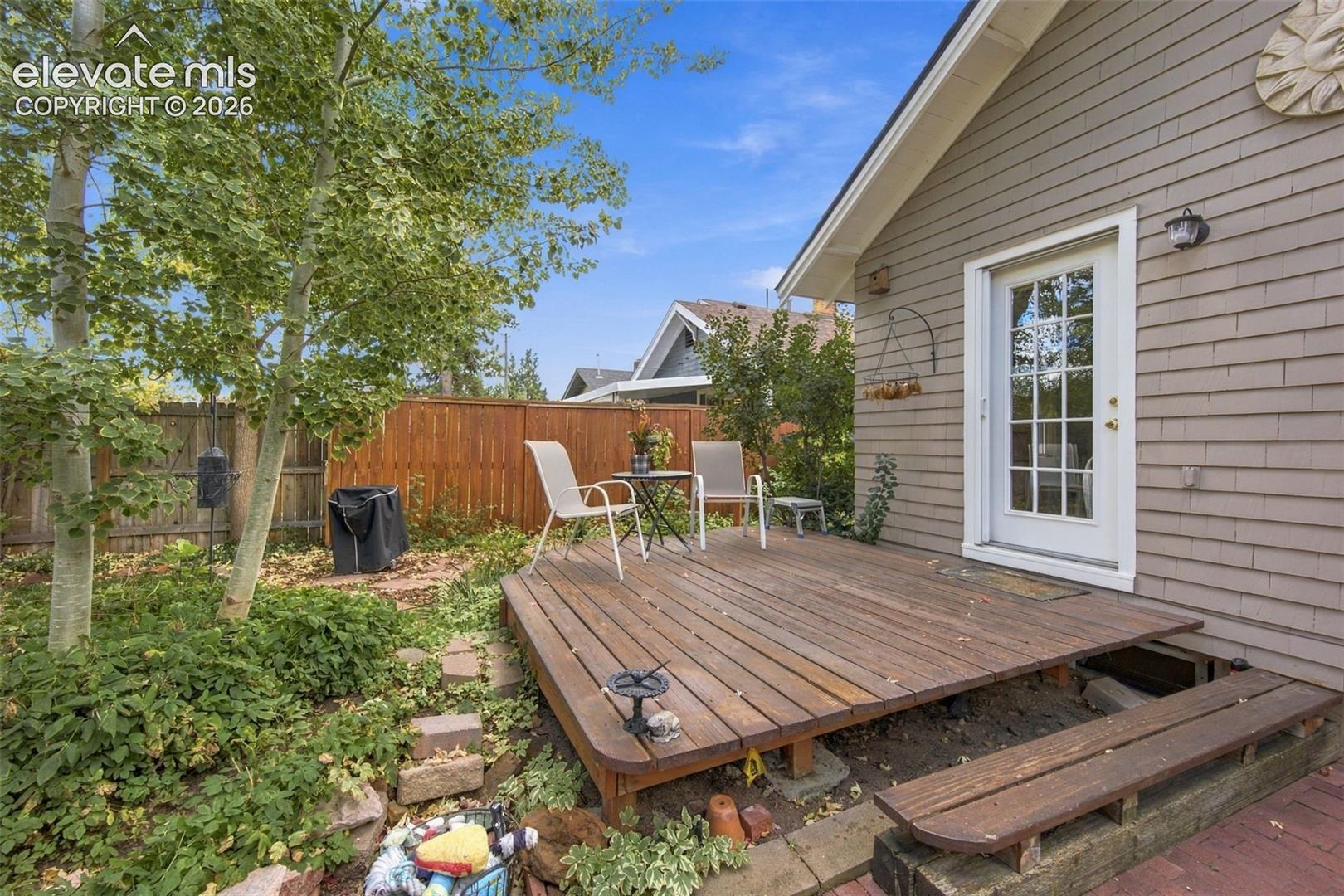 Listing photo 26 for 619 N Cedar Street