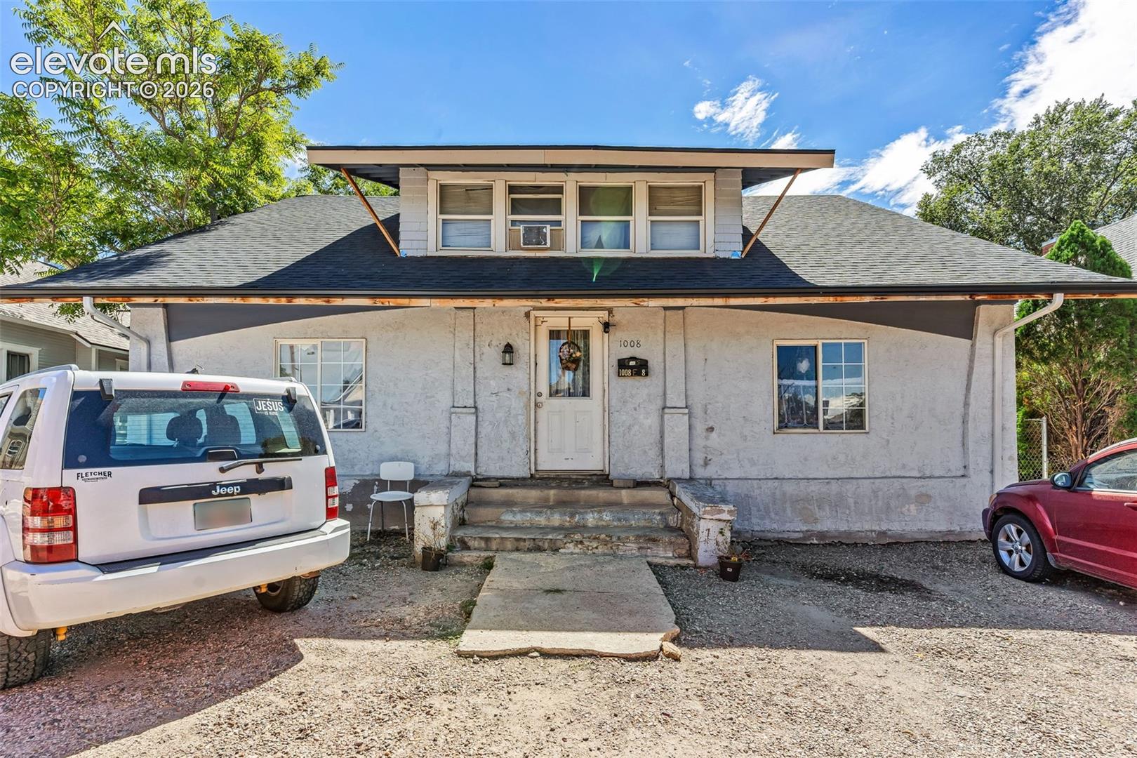 1008 E 8th Street — listing photo