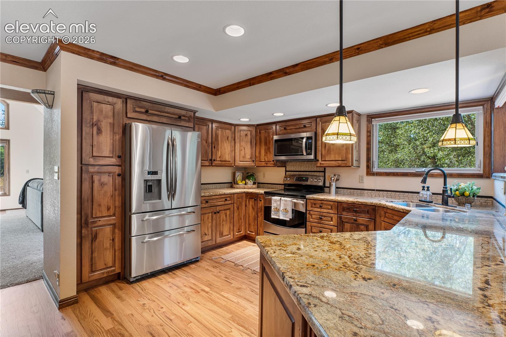 Listing photo 9 for 222 Clio Avenue