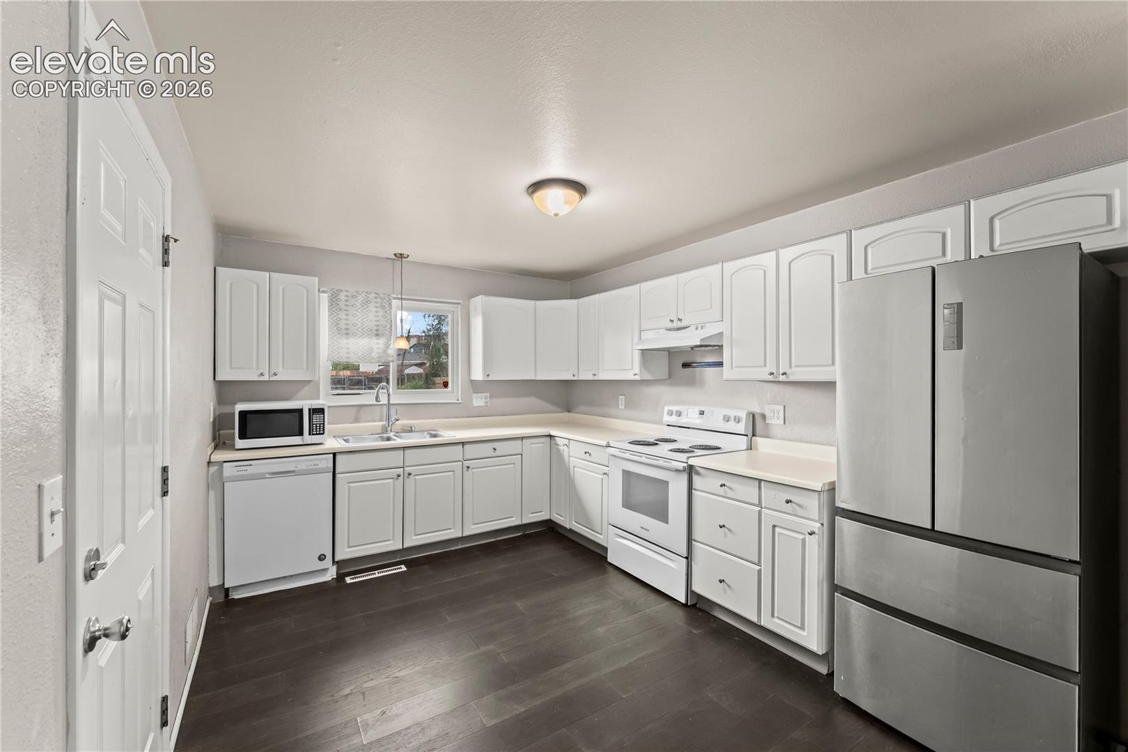 Listing photo 6 for 1120 Maxwell Street