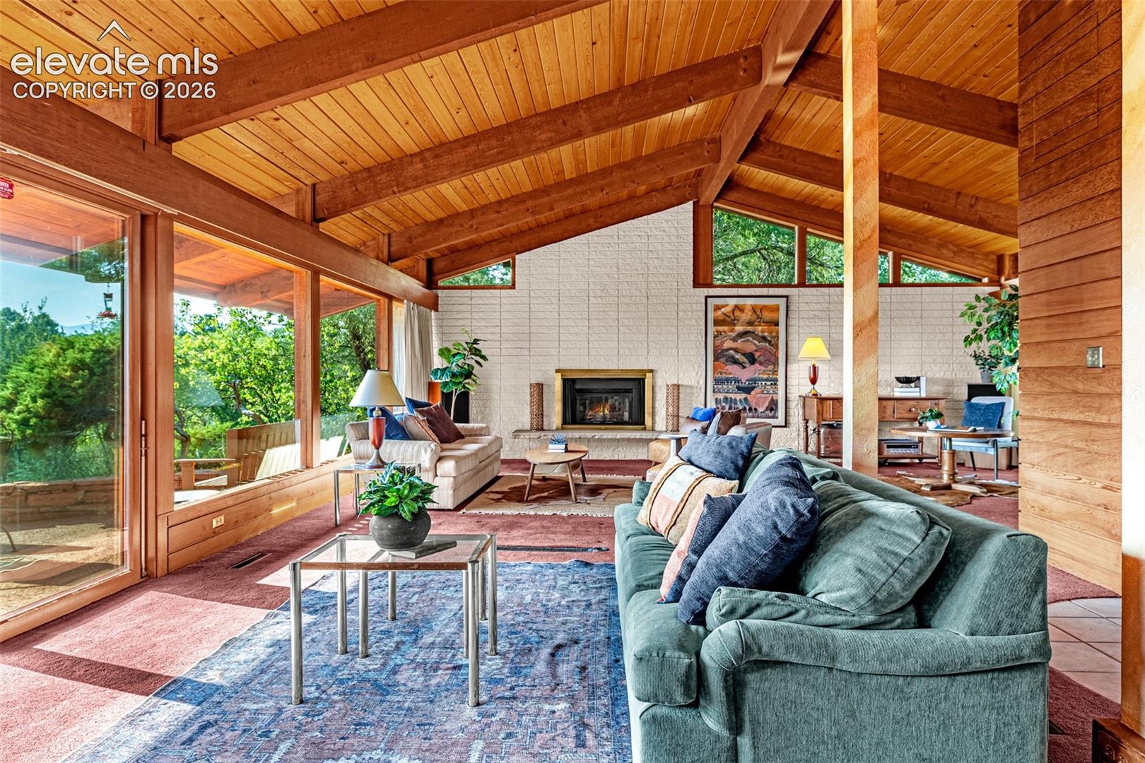 Listing photo 10 for 1210 E High Point Lane