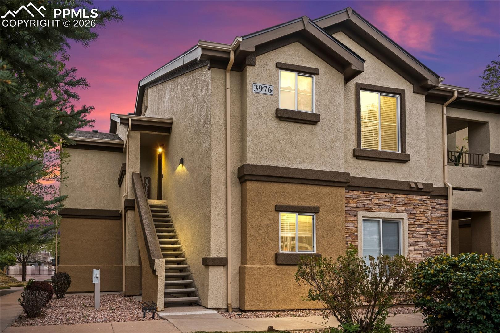 3976 Riviera Grove