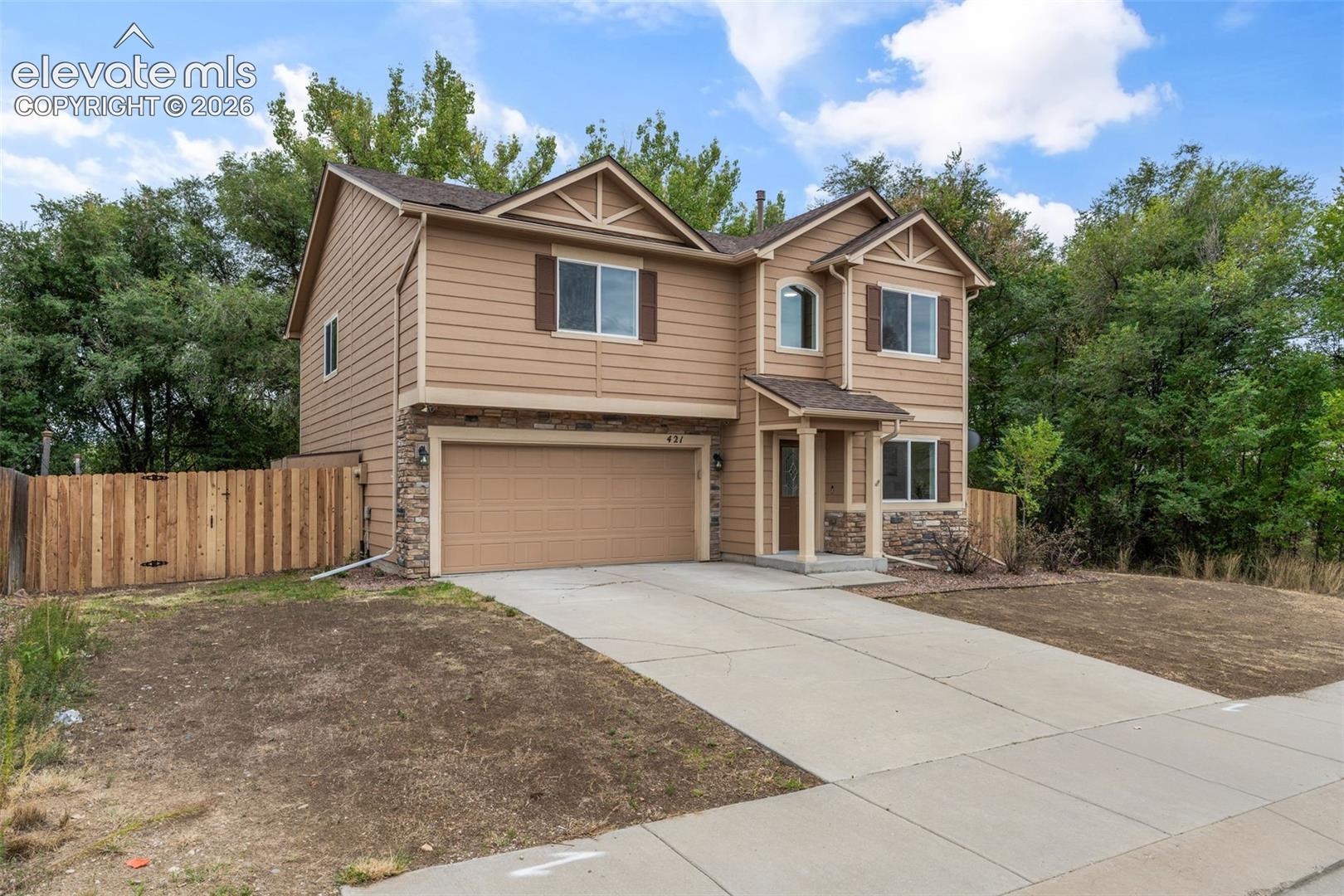 Listing photo 6 for 421 Autumn Place
