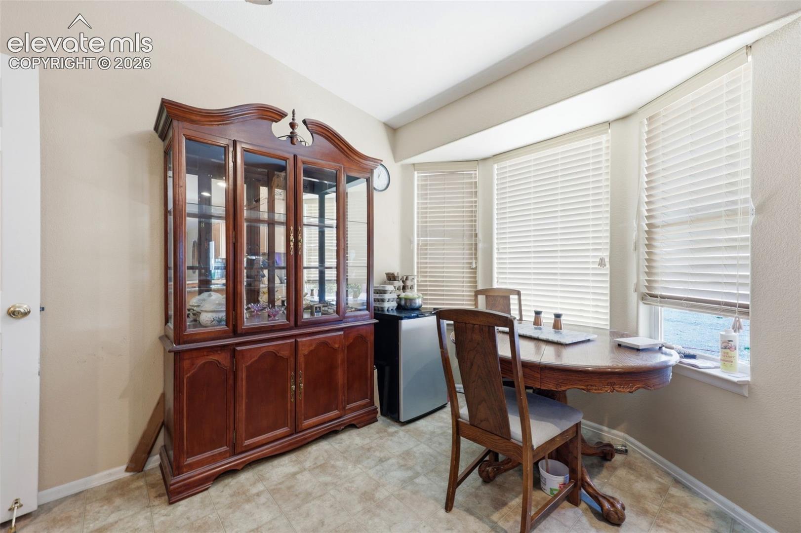 Listing photo 12 for 1286 N Ladonia Drive