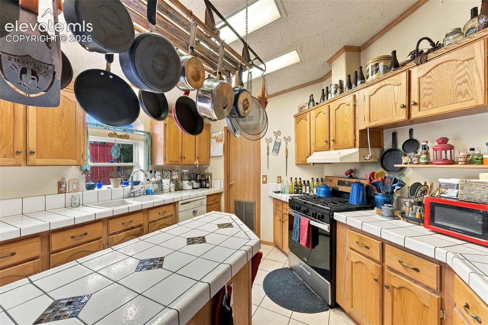 Listing photo 8 for 759 Piney Road