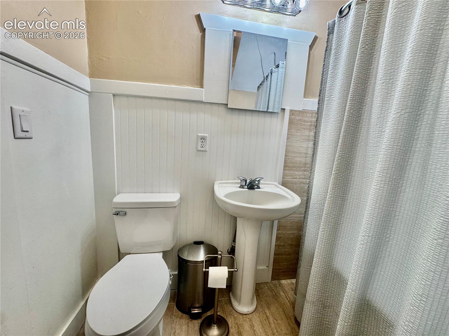 Listing photo 6 for 204 W 15th Street
