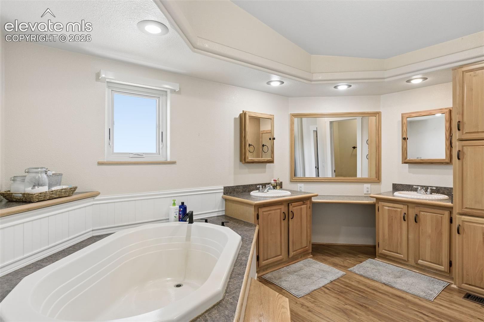Listing photo 24 for 28230 Washington Road
