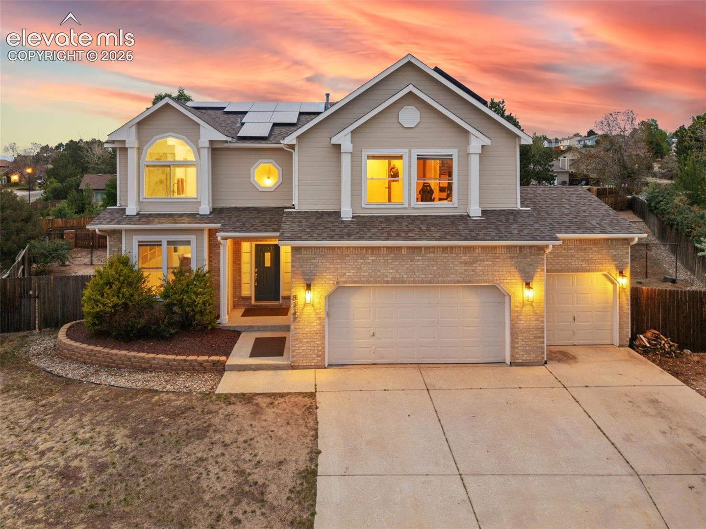 Listing photo 2 for 8335 Ashford Court