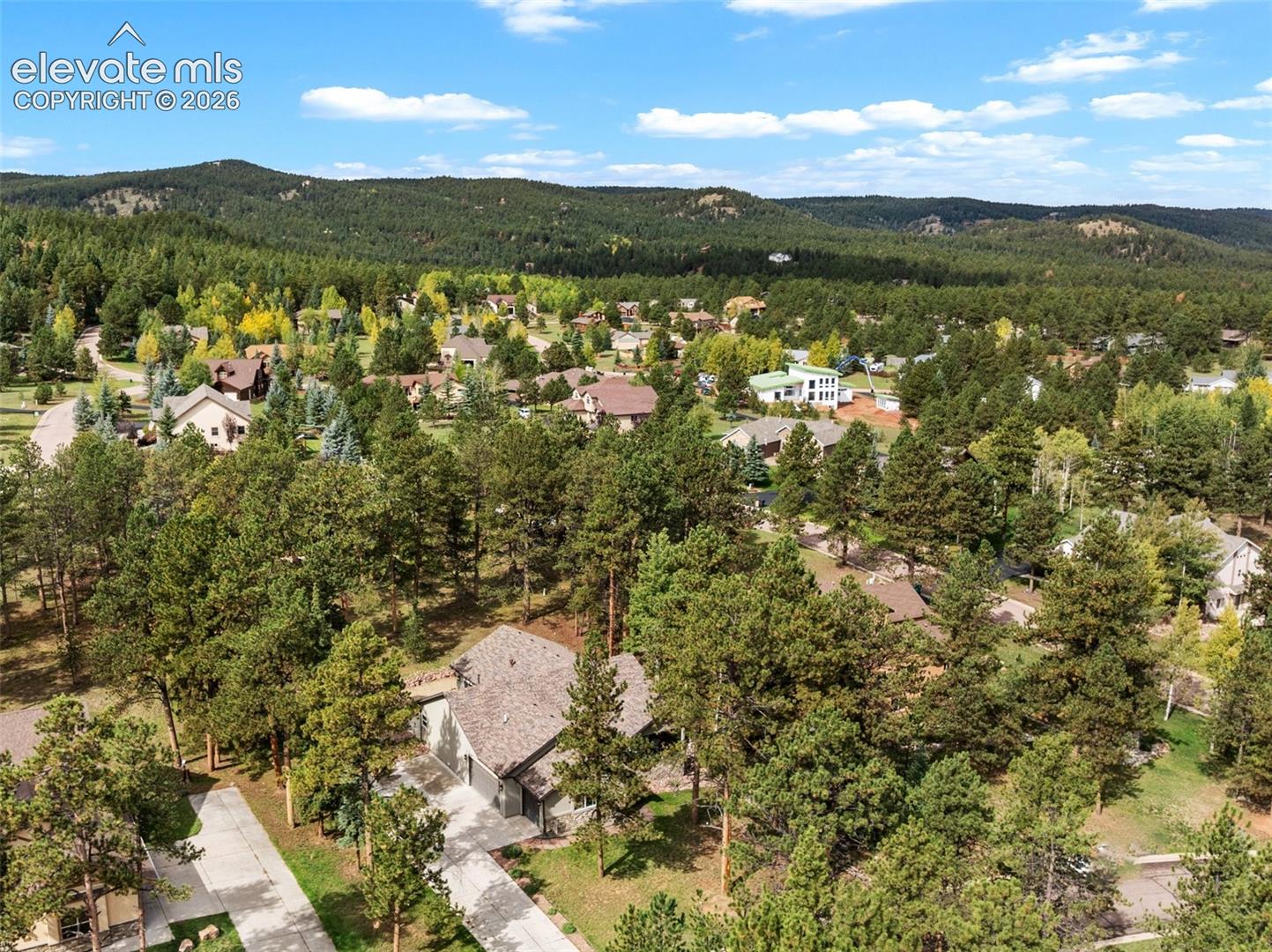 Listing photo 6 for 180 Wildrose Court