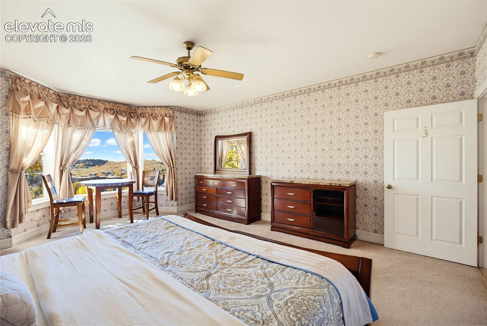 Listing photo 18 for 222 E Placer Street