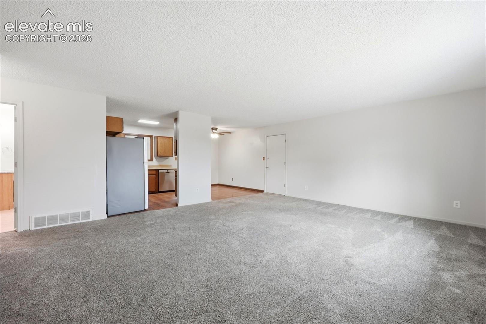 Listing photo 5 for 65 Diamond E Road