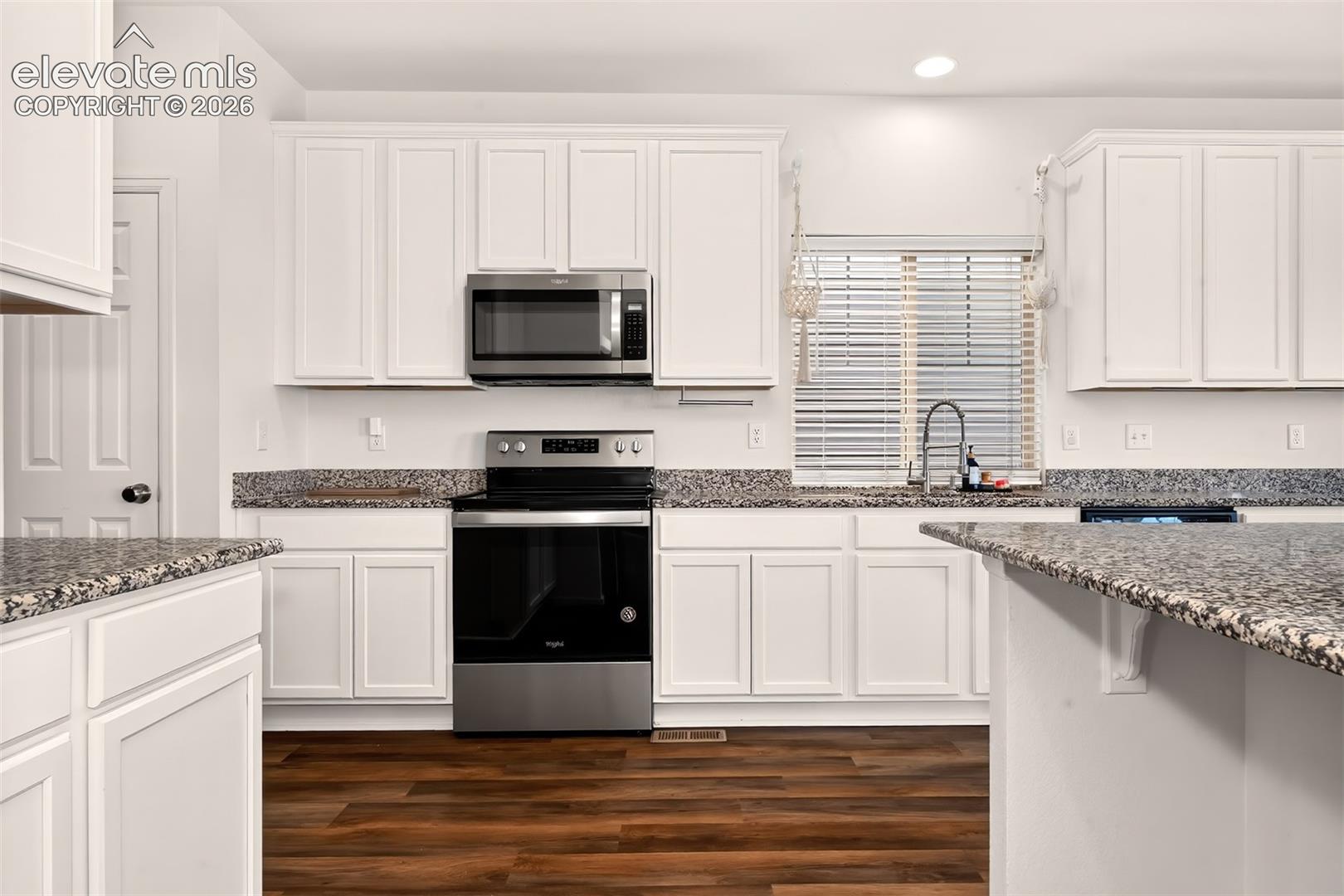 Listing photo 15 for 6315 Kildare Drive