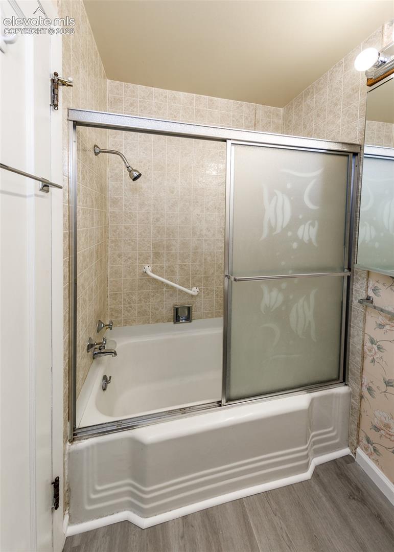 Listing photo 8 for 2203 Templeton Gap Road
