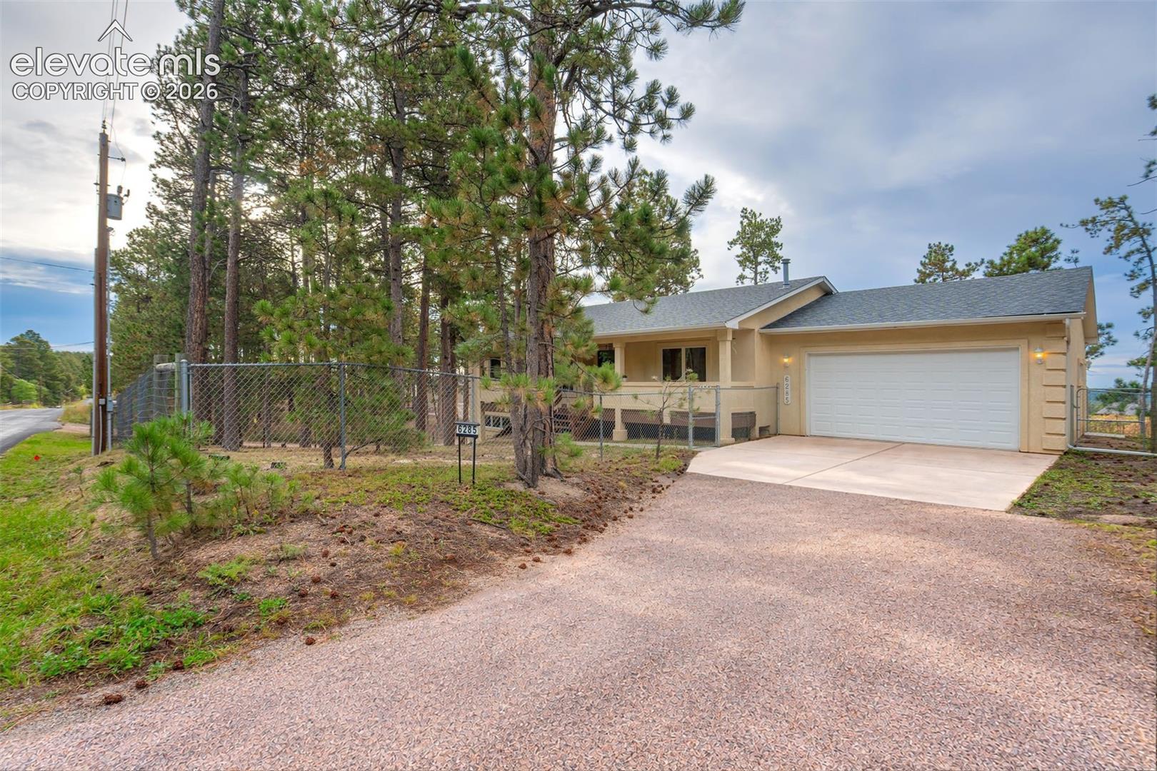 Listing photo 2 for 6285 Vessey Road