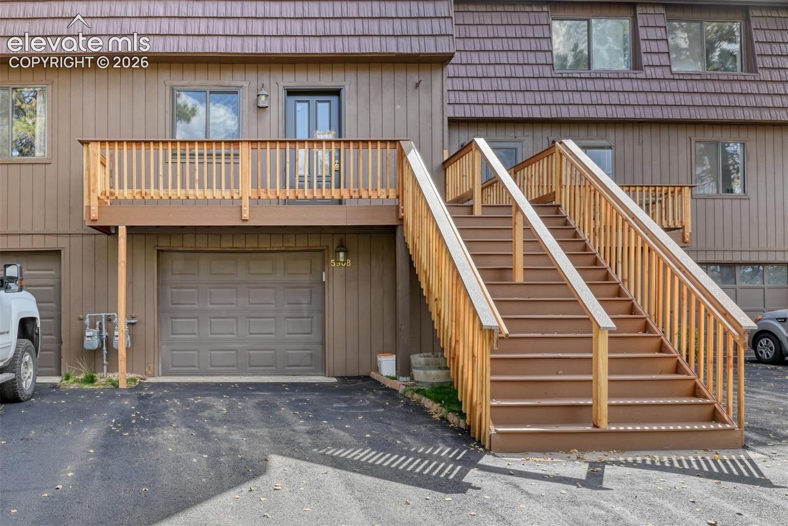 Listing photo 3 for 590 Manor Court B