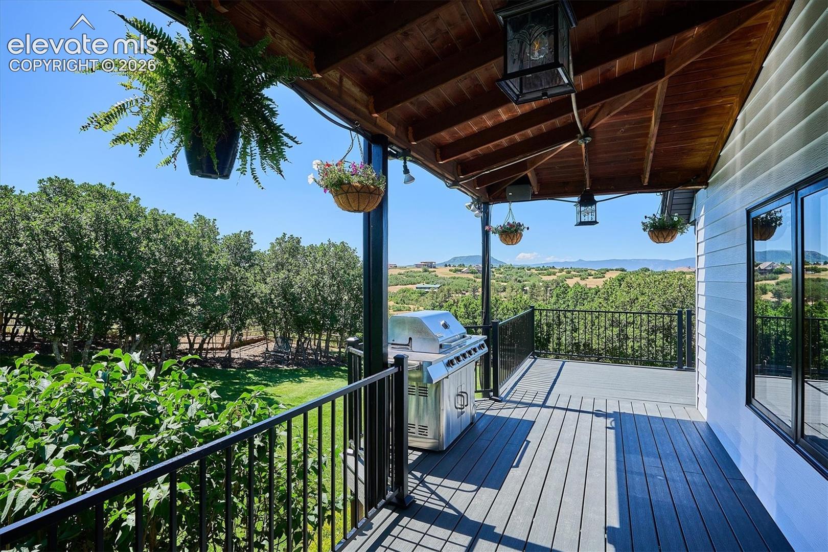Listing photo 41 for 2464 W Wolfensberger Road