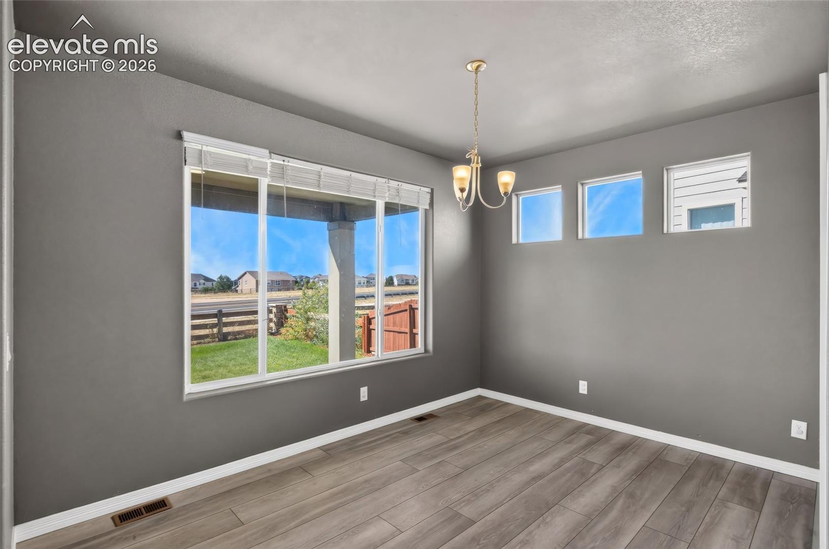 Listing photo 10 for 9622 Fairway Glen Drive