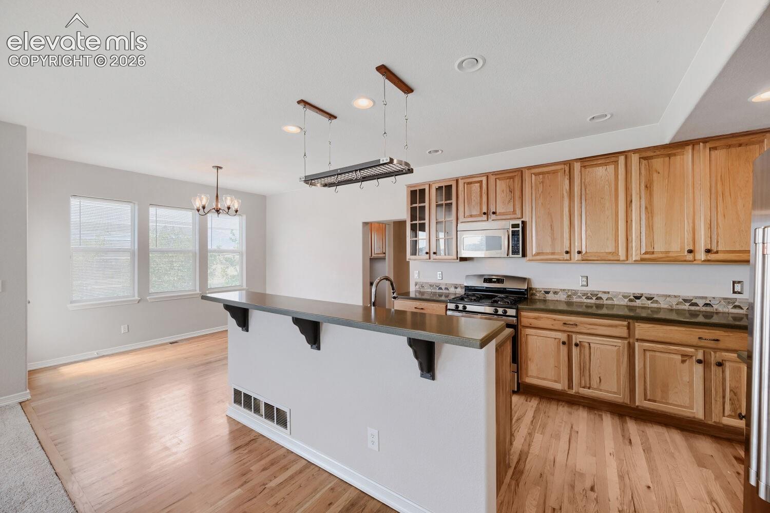 Listing photo 11 for 7620 Chancellor Drive