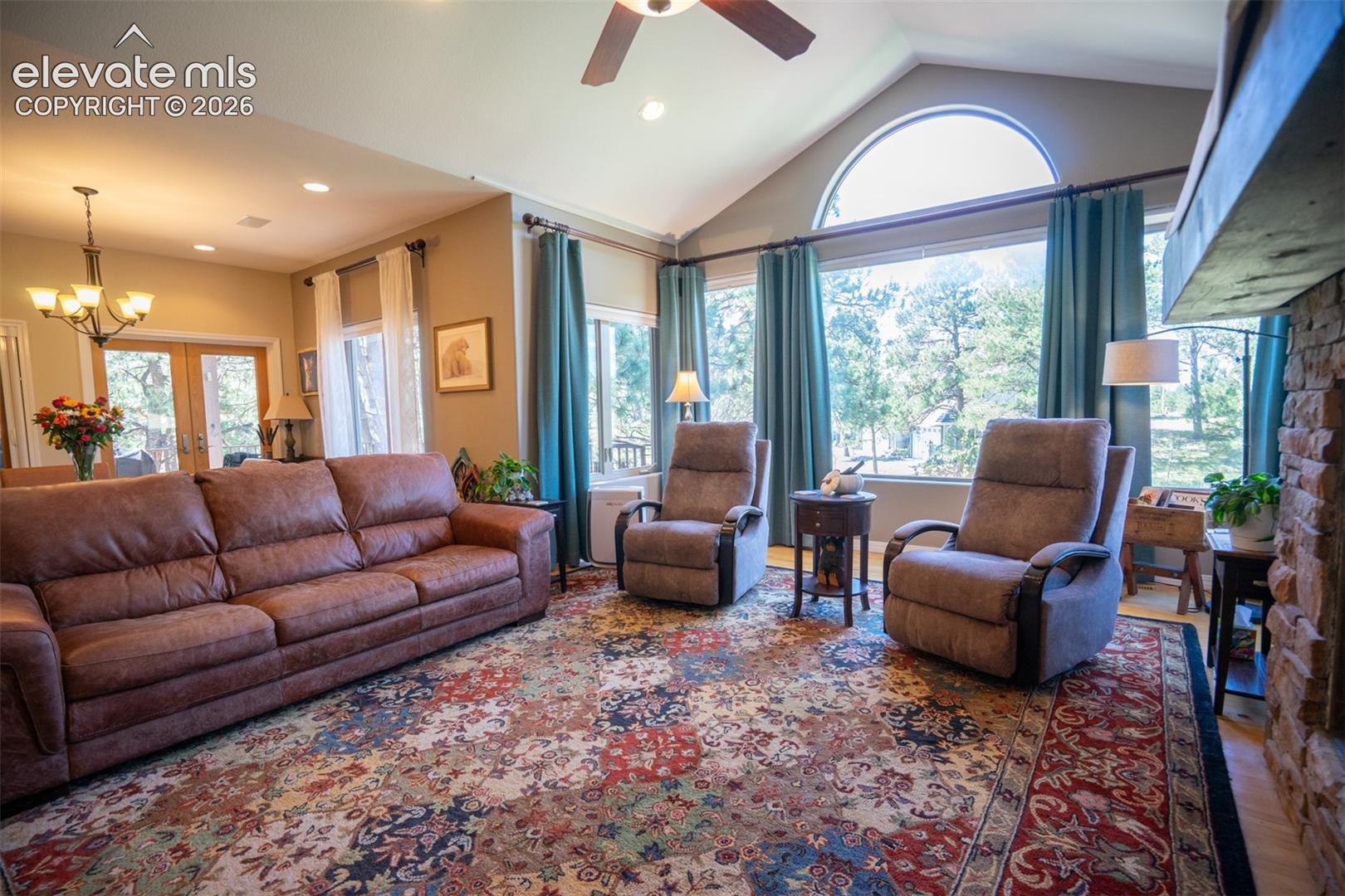 Listing photo 9 for 11148 Shaugnessy Road