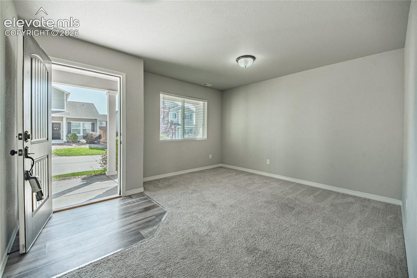 Listing photo 13 for 7714 Cruzer Heights
