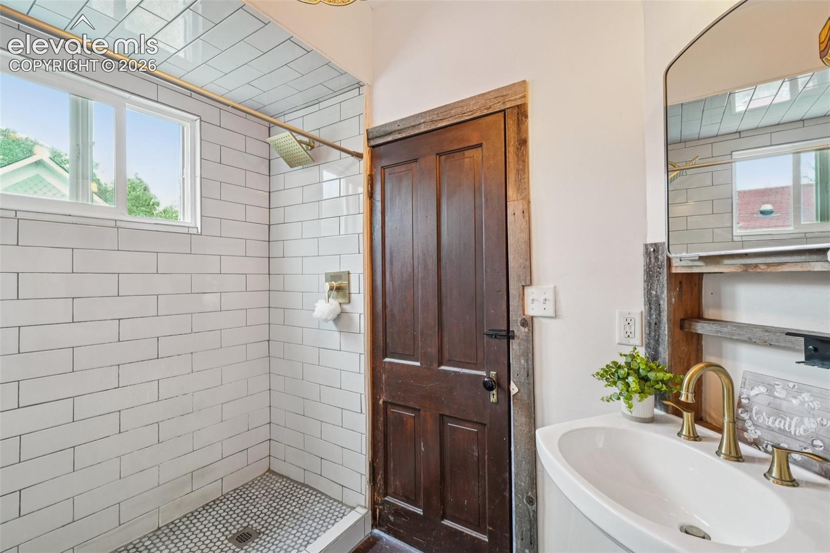 Listing photo 30 for 708 Cooper Avenue